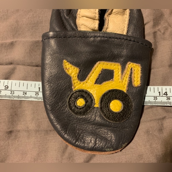 Soft sole leather shoes with backhoes - Picture 2 of 6